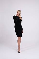 Šaty - Zamatové šaty čierne s úzkym rukávom - 10268114_