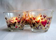 Svietidlá a sviečky - Farebné srdiečka - maľovaný sklenený svietniček - na objednávku - 10275879_