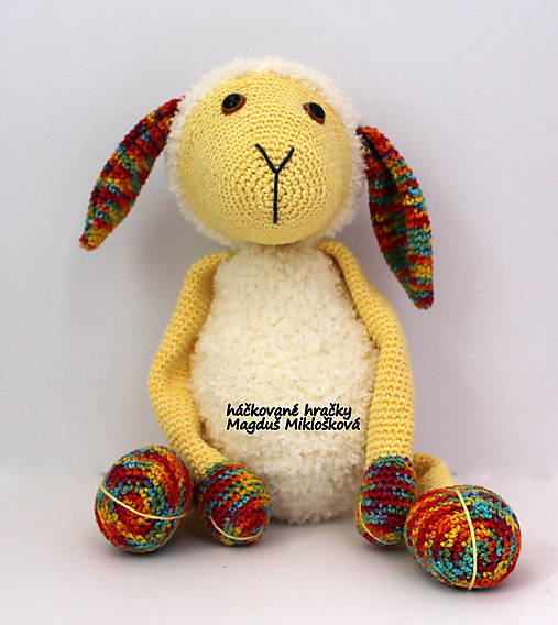 Ovečka s farebným uškom