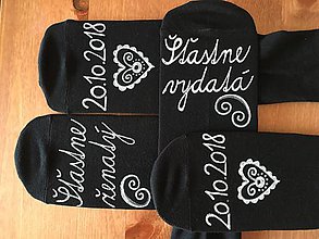 Ponožky, pančuchy, obuv - Maľované ponožky pre novomanželov / k výročiu svadby (čierne s bielou maľbou) - 10288974_