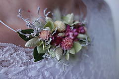 Náhrdelníky - Kvetinový náhrdelník  - 10310129_