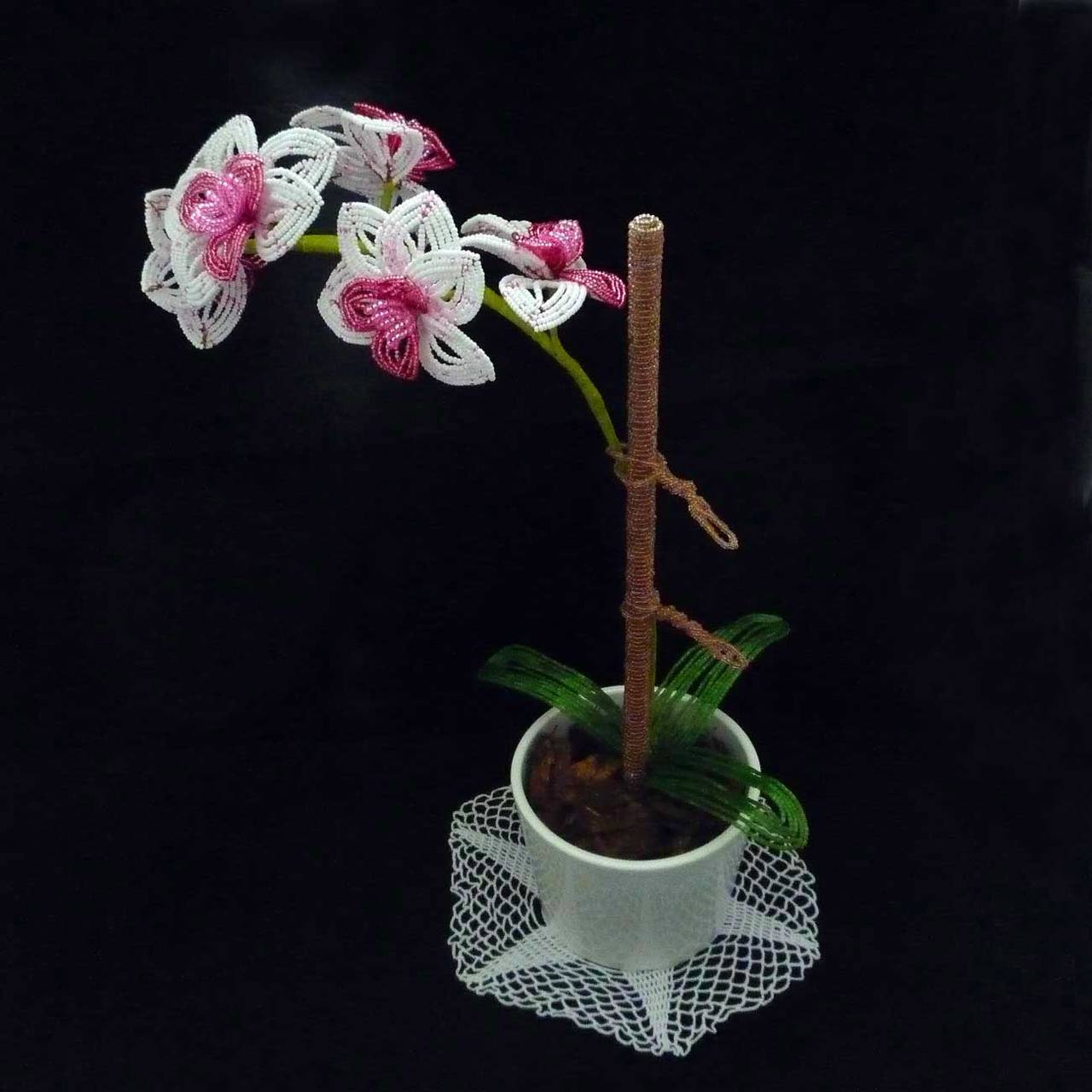 Orchidej bílorůžová z korálků