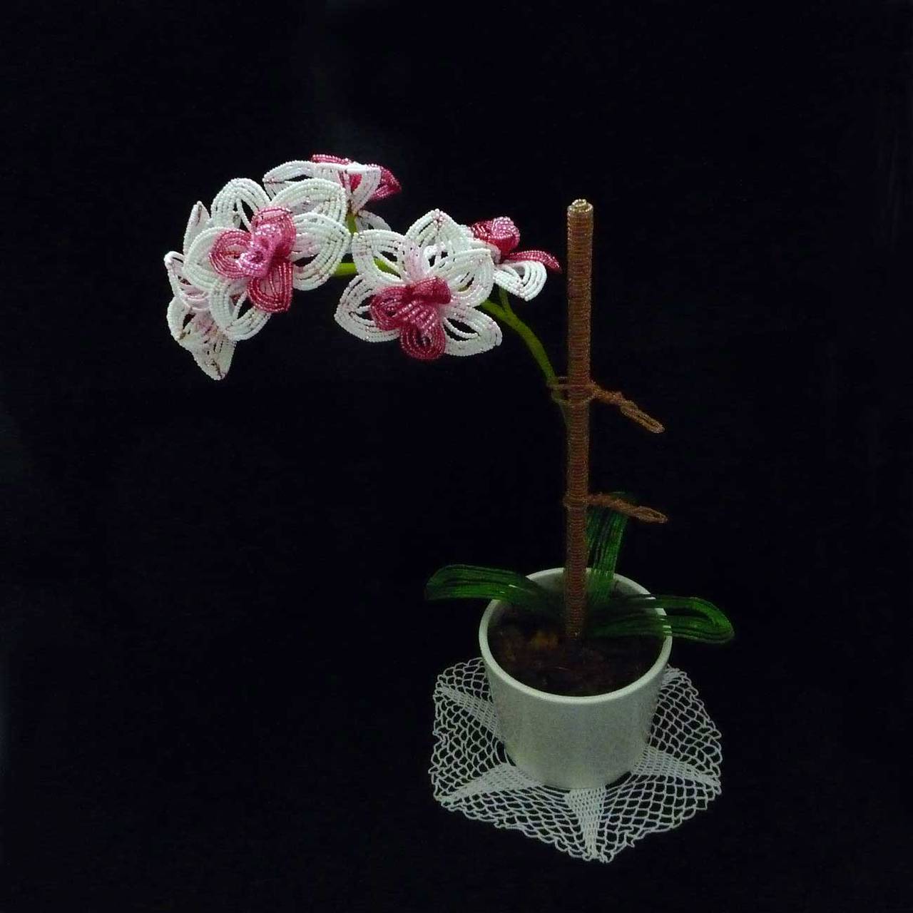 Orchidej bílorůžová z korálků