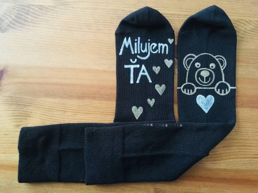 Maľované hnedé ponožky s nápisom: "Milujem Ťa/ obrázok macka :)" (45-47)
