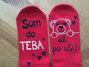 Ponožky, pančuchy, obuv - Maľované ponožky s nápisom: "Som do teba / až po uši" (Červené 2) - 10311404_