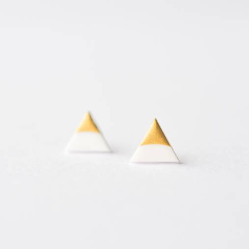  - Bielo-zlaté geometrické trojuholníkové náušnice  - 10326396_