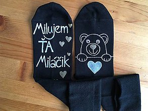 Ponožky, pančuchy, obuv - Zamilované maľované ponožky s nápisom: “Milujem Ťa / (Miláčik/ obrázok macka :)"- čierne) - 10324794_