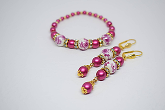 Sady šperkov - Korálkový náramok + náušnice, set, Cyklaménová/Biela/Zlatá - 10331361_