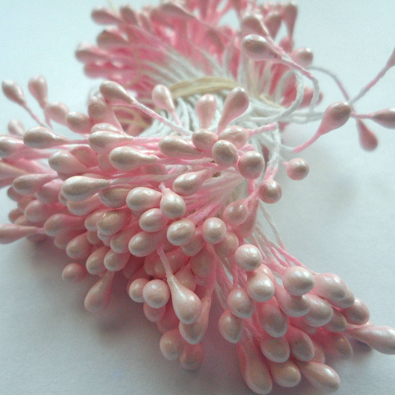 Piestiky do kvetín-lesklé-cca 150ks (svetloružová)