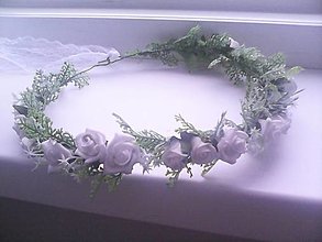 Ozdoby do vlasov - Kvetinový venček do vlasov a ozdoba na sviečku - set " biele ružičky " - 10344557_