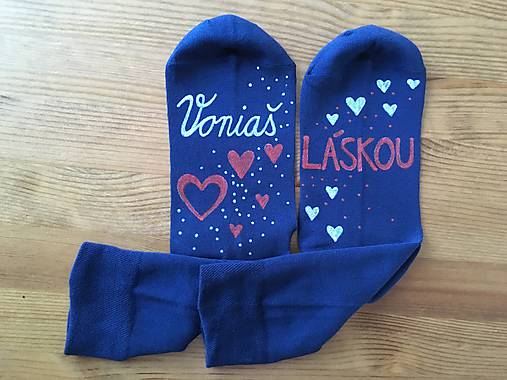 Maľované ponožky s nápisom: "Voniaš / láskou" (modré)