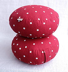 Úžitkový textil - FILKI šupkový sedák (hríbik) 8 cm (červený so strednými bodkami) - 10348401_