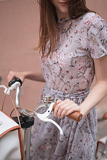 Šaty - Sieťkové šaty s potlačou ruží ROSE COLLECTION  ( pôvodná cena 59 € ) - 10358679_