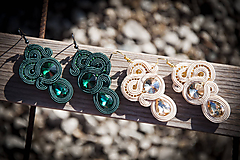 Náušnice - Šmaragdové alebo béžové náušnice Emerald - soutache earring - 10378108_