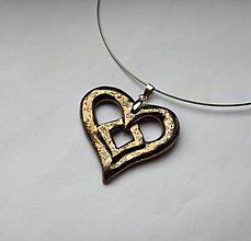 Náhrdelníky - Keramický šperk - srdce vyrezávané - 10377040_