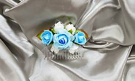 Modro biely kvetinový hrebienok do vlasov