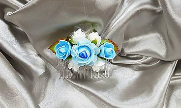 Ozdoby do vlasov - Modro biely kvetinový hrebienok do vlasov - 10385588_