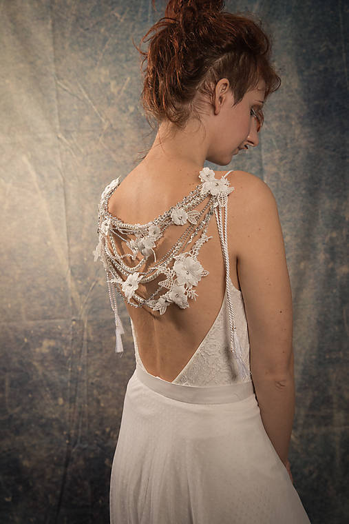 Aplikácia na šaty "nevinnosť"