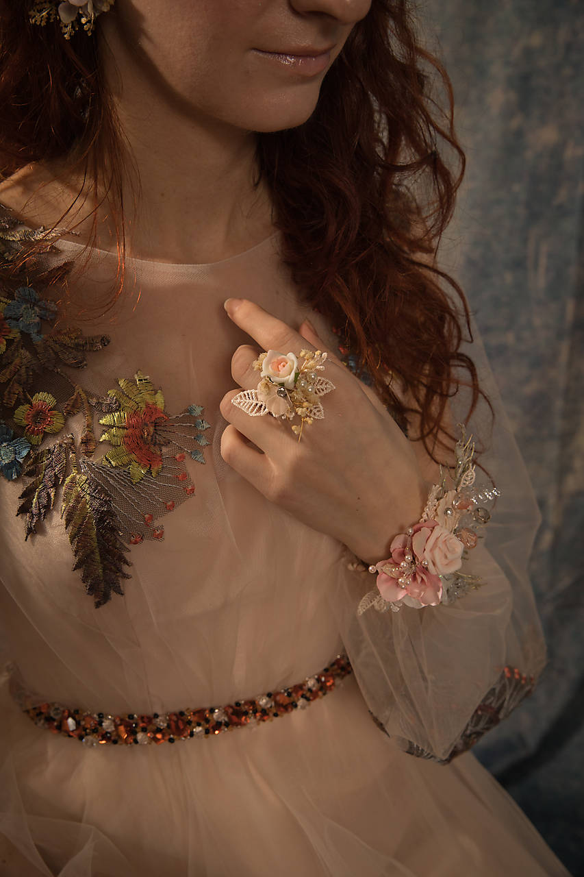 Kvetinový prstienok "v objatí nežných slov"