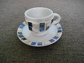 Nádoby - porcelánová šálka s tanierikom - lepená mozaika - 10403190_