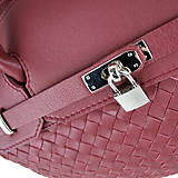 Kabelky - Ručne pletená kožená kabelka v bordovej farbe - 10404252_