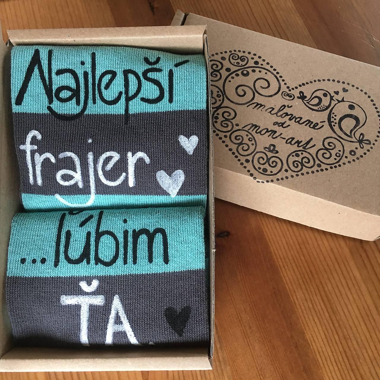 Maľované pásikavé ponožky pre najlepšieho frajera