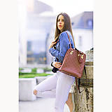 Batohy - Luxusný kožený ruksak z pravej hovädzej kože so strapcami v horčicovej farbe - 10414658_