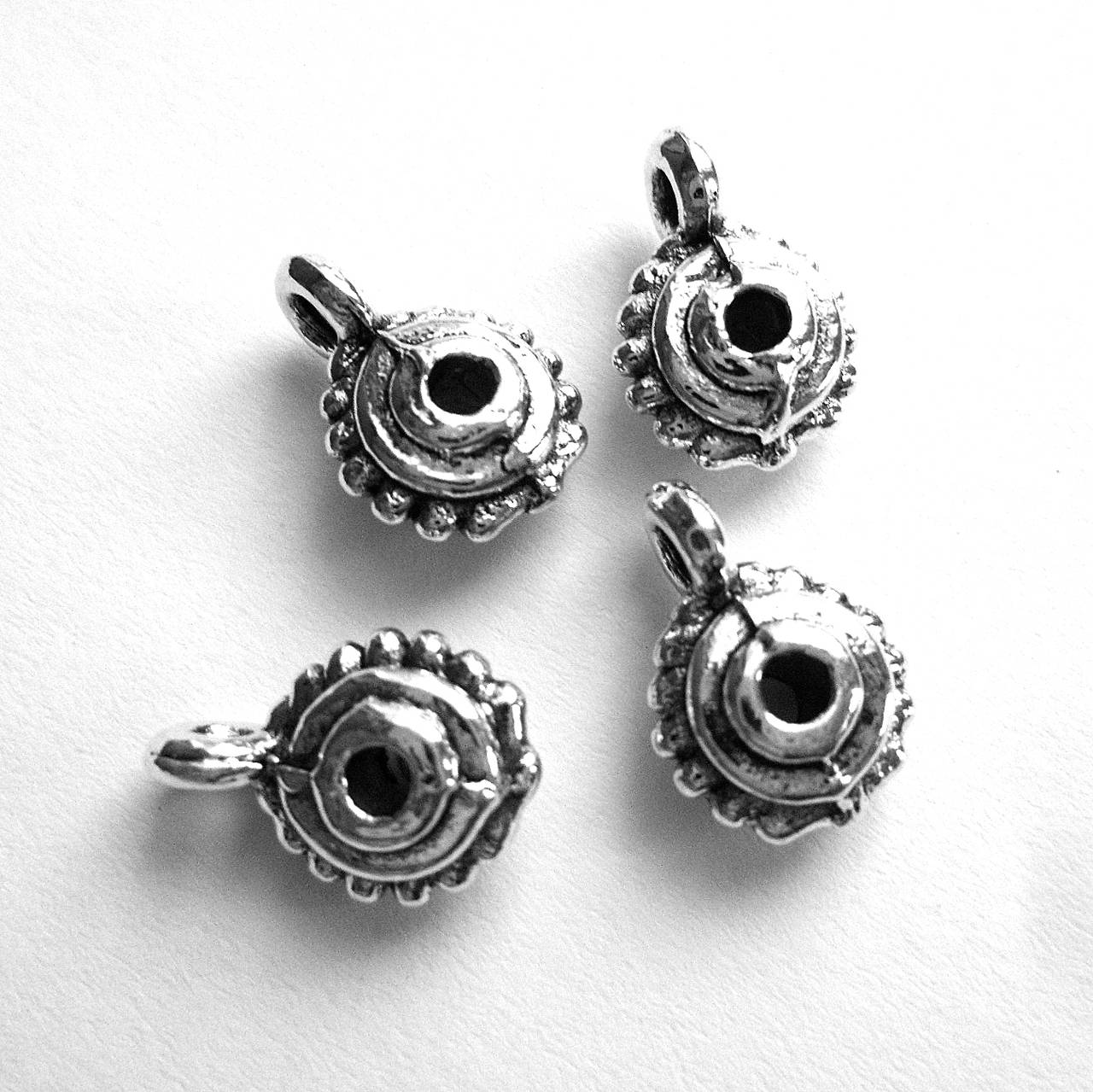 Záves-1ks (so zúbkami 7x4,5mm/otvor 1,8mm)