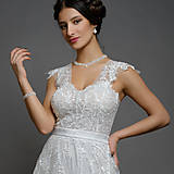 Šaty - Svadobné šaty so srdcovým korzetom a bohatou tylovou vyšívanou sukňou - 10424697_