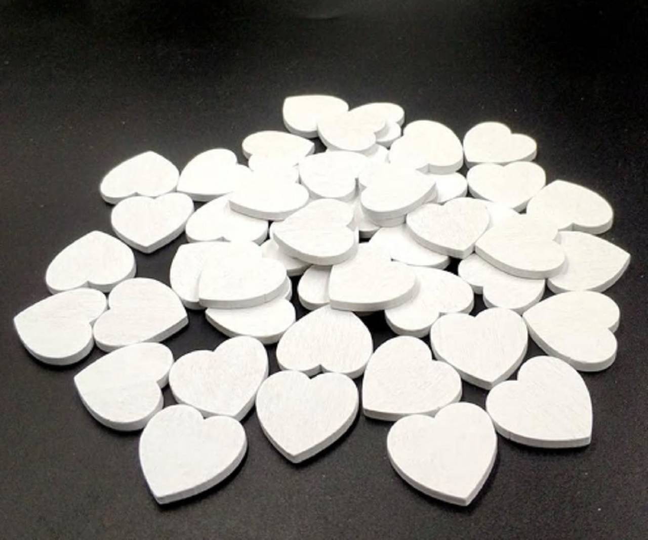 VY102 Výrez srdiečko biele 2,1 x 2,0 cm