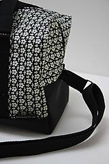 Kabelky - Cestovní taška Černé květy - 10445700_