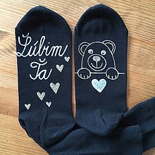 Ponožky, pančuchy, obuv - Zamilované maľované ponožky s nápisom: “Milujem Ťa / (“Ľúbim Ťa obrázok macka" - čierne) - 10451175_