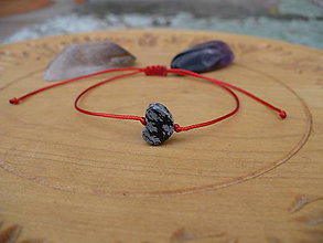 Náramky - jednoduchý šnúrkový náramok s Obsidiánovým srdcom - 10455429_