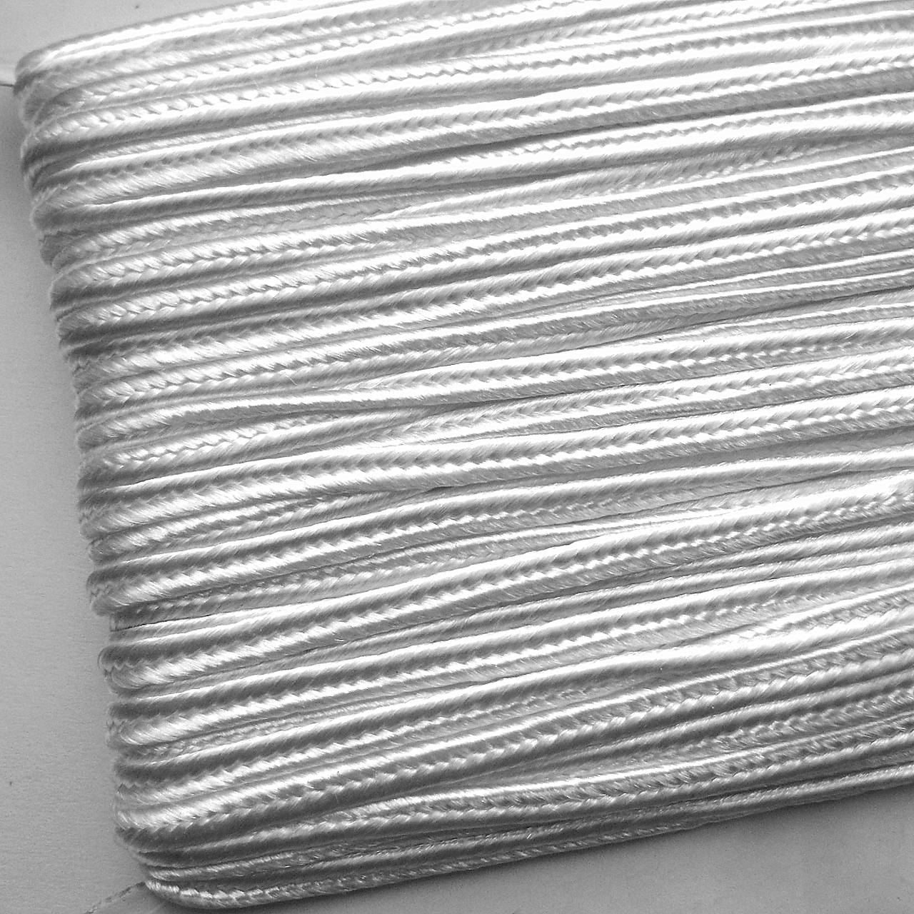 Šujtáš 3mm-1m (biela)