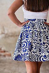 Sukne - Dámska spoločenská sukňa krátka modré kvety - 10456930_