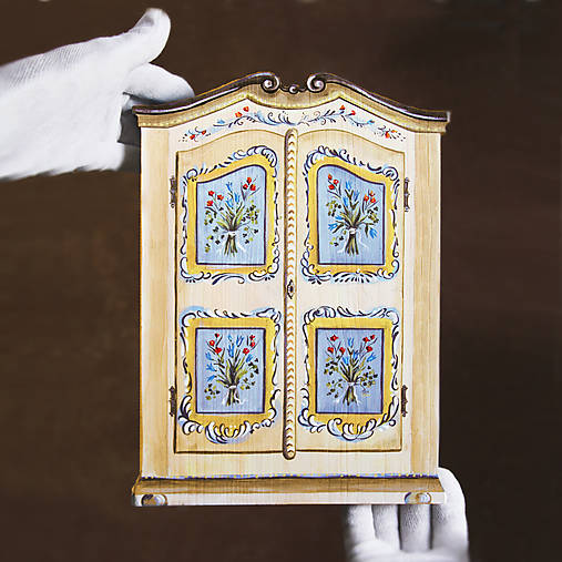 Miniatúrna starožitná skrinka - na želanie  (Béžová)