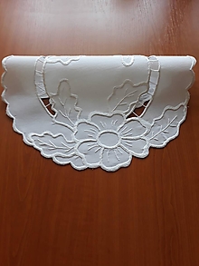Úžitkový textil - Vyšívané prestieranie - richelieu -  Dva kvety, biela, 42 x 42 cm - 10464627_