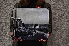 Papiernictvo - Fotoalbum klasický, polyetylénový potlačený obal s autorskou ilustráciou ,,Koník z Markenu,, - 10465832_