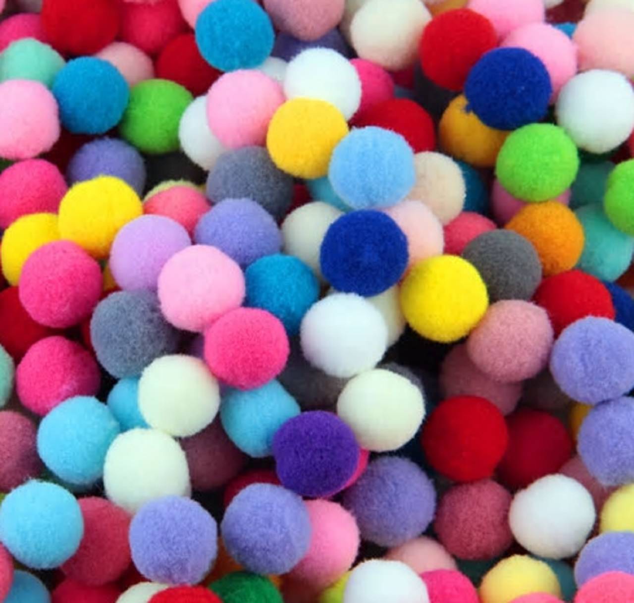 AP108 Pompom guličky 8mm 