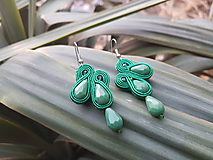 Trávovo-zelené náušnice - soutache earring