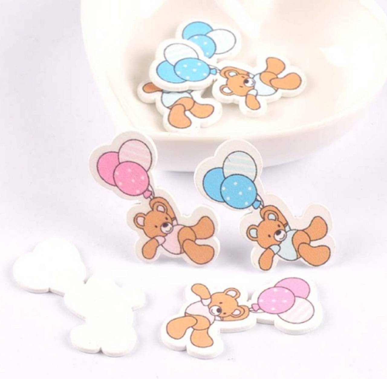 VY106 Výrez drevený Macko s balónom