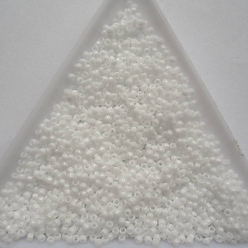 TOHO round 15/0=1,6mm-5g (opaque white)