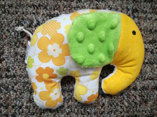Hračky - Žlté variácie (Kvietkovaný) - 10523769_