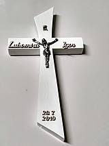 Dekorácie - svadobný drevený kríž so strieborným korpusom 3/ krížik - 10525708_