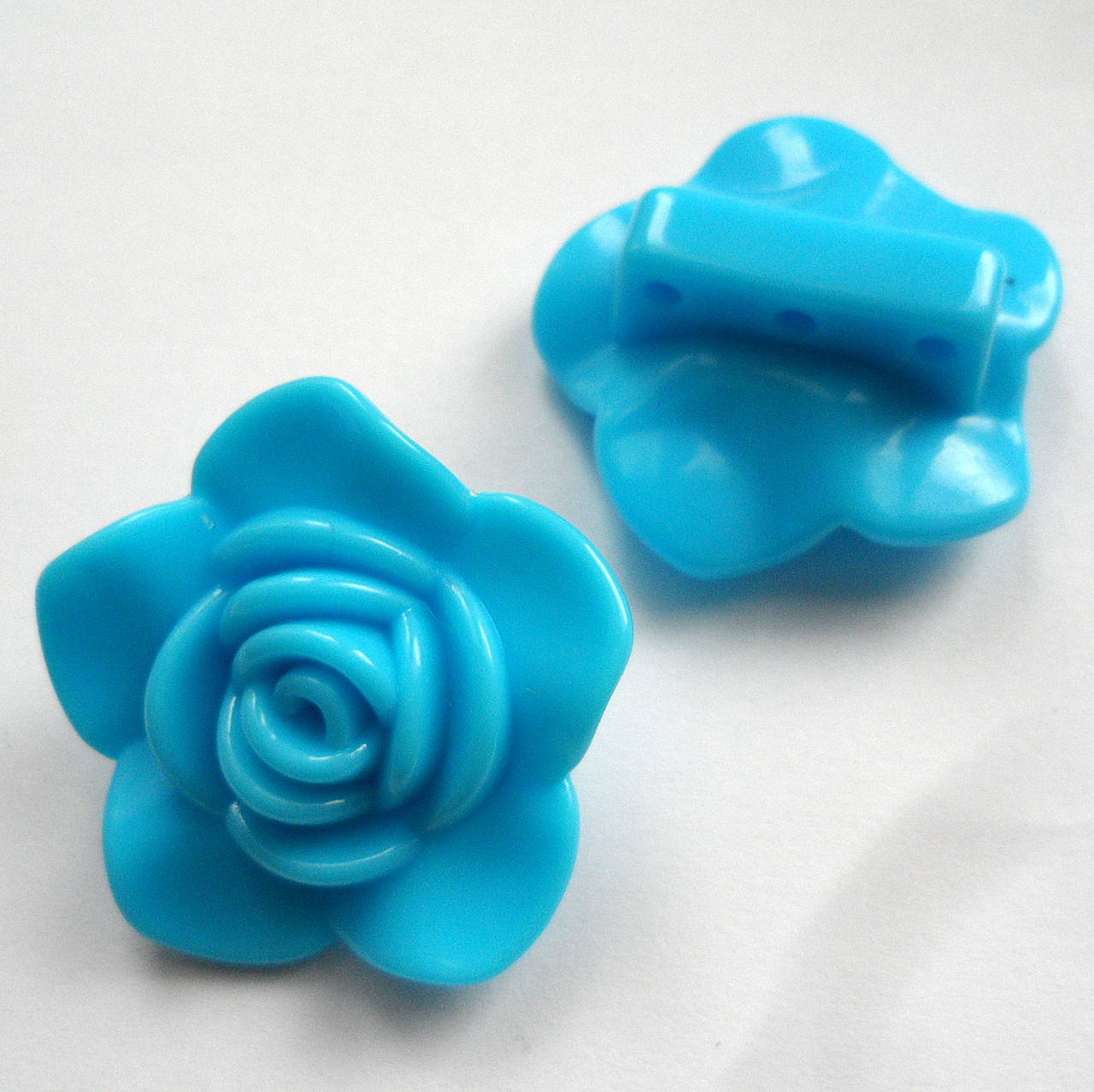 Kvet plast 33x14mm-1ks (modrá)