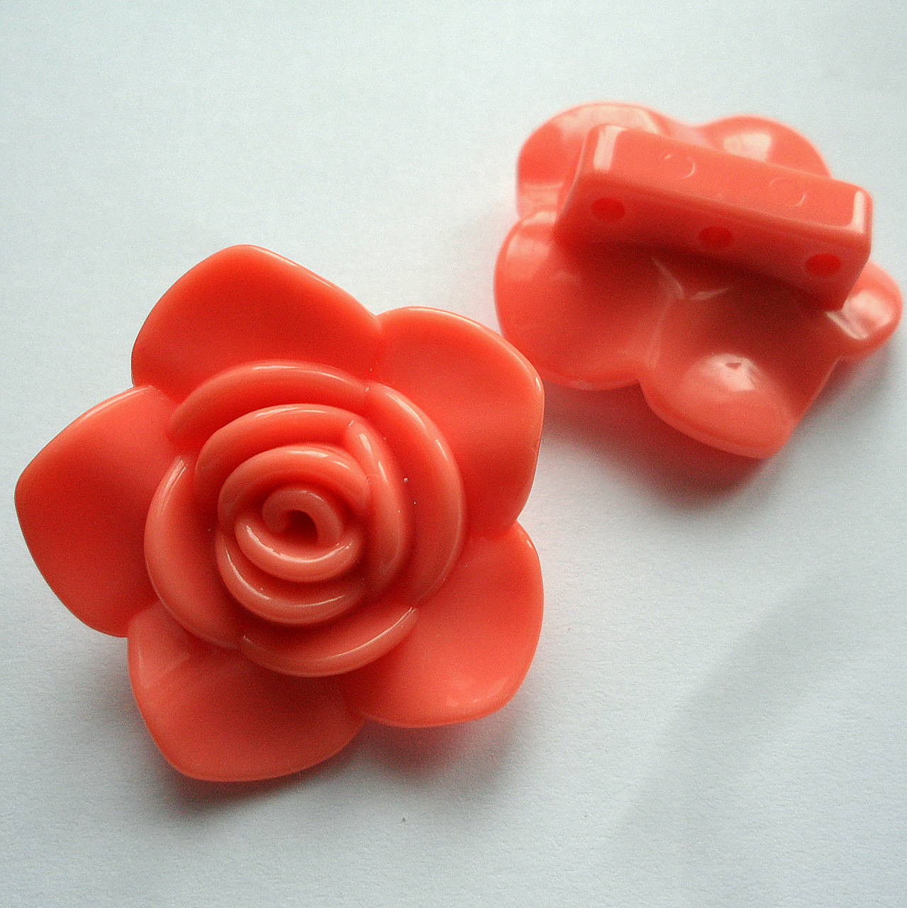 Kvet plast 33x14mm-1ks (oranžová)
