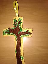 Filcový krížik na zavesenie-strom s lístkami