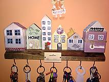 Nábytok - domčekový vešiak na kľúče 6 - 10533445_