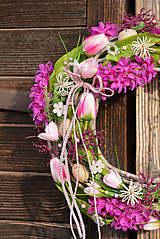Dekorácie - Veľkonočný venček s hyacintom a vajíčkami - 10542713_