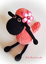 Veselá ovečka v ružovom :)